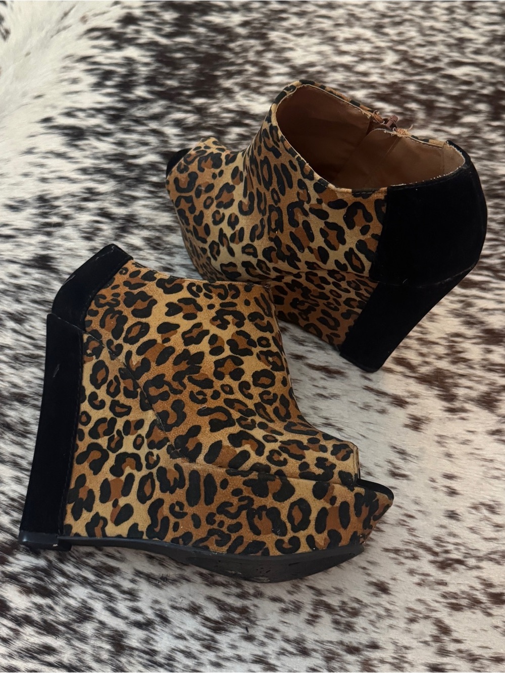 Qupid Leopard Print Calf Hair Wedge Booties Size 6